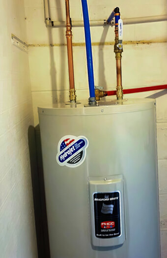 https://mountlawleyhotwater.com.au/uploads/2025/06/electric-hot-water-system-32554.jpg