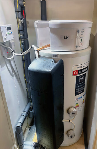 https://mountlawleyhotwater.com.au/uploads/2025/06/electric-hot-water-system-70649.jpg