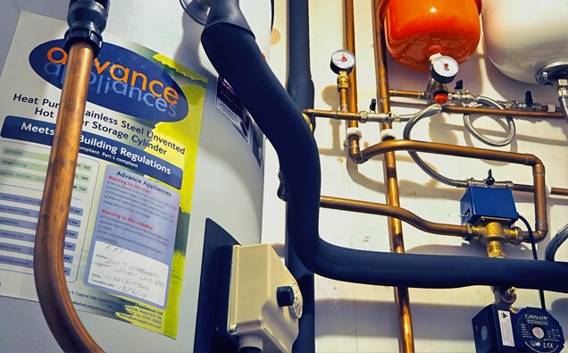 https://mountlawleyhotwater.com.au/uploads/2025/06/electric-hot-water-system-72670.jpg