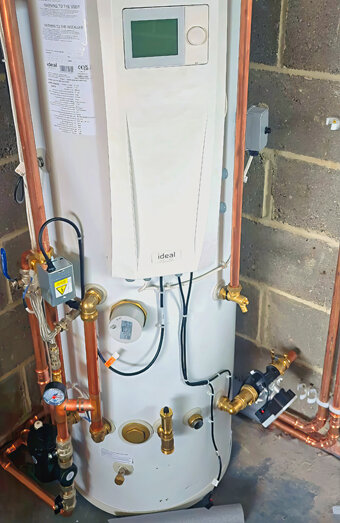 https://mountlawleyhotwater.com.au/uploads/2025/06/gas-hot-water-system-13675.jpg