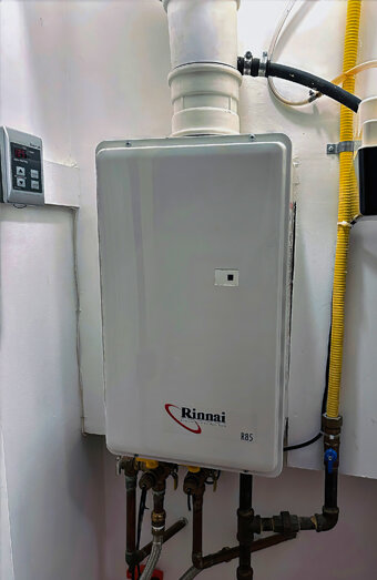 https://mountlawleyhotwater.com.au/uploads/2025/06/hot-water-87450.jpg