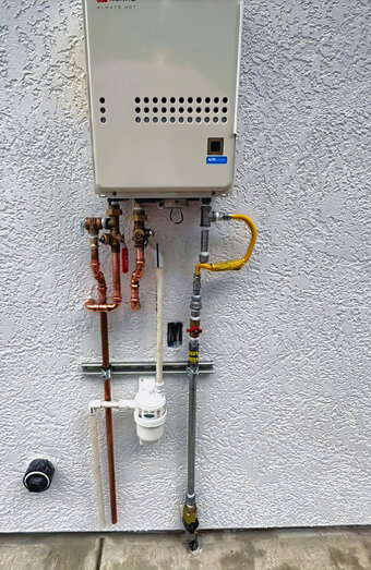 https://mountlawleyhotwater.com.au/uploads/2025/06/thermostatic-water-systems-62598.jpg